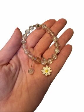 Dainty Clear Beaded Bracelet with Daisy Charm
